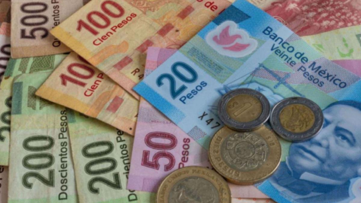 Peso mexicano se deprecia tras dato local de inflamación