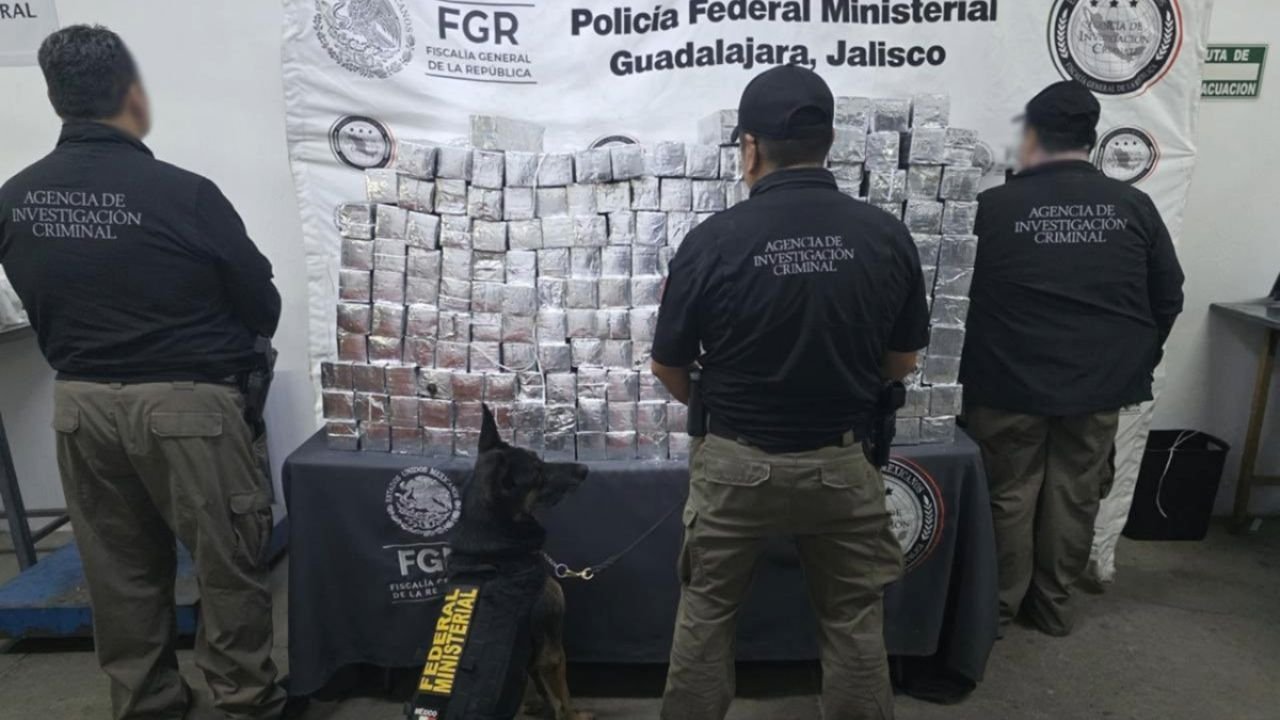 Decomisano 880 Mil Litros de Huachicol y Media Tonelada de Metanfetaminas en Tabasco y Jalisco