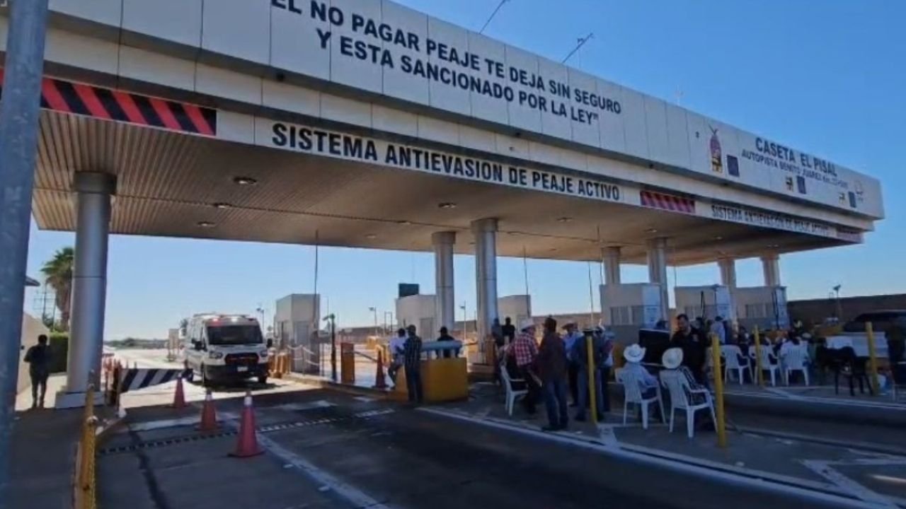 Productores se manifiestan en casetas en Sinaloa; exigen que el Gobierno federal instale una mesa de diálogo