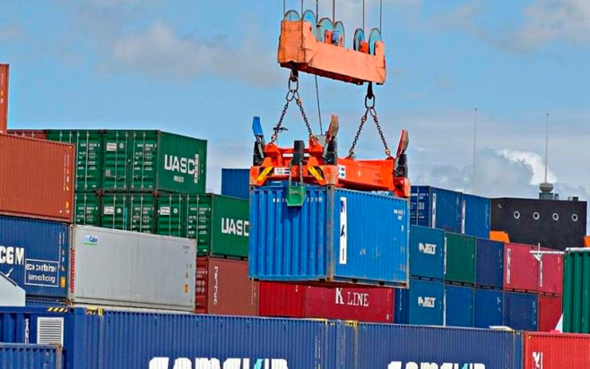 México reporta un superávit comercial de 606 millones de dólares en octubre