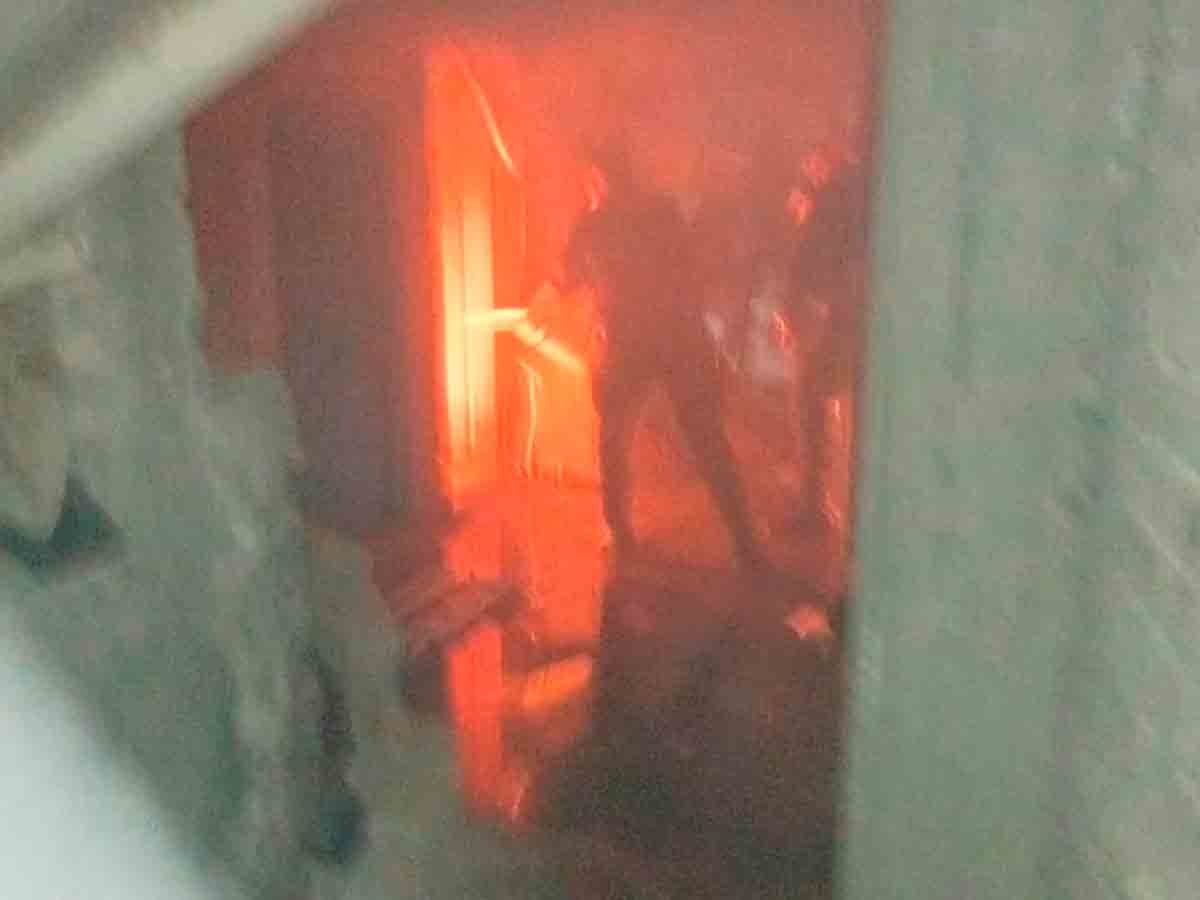 Policías de CDMX rescatan a un hombre entre llamas tras explosión en Álvaro Obregón