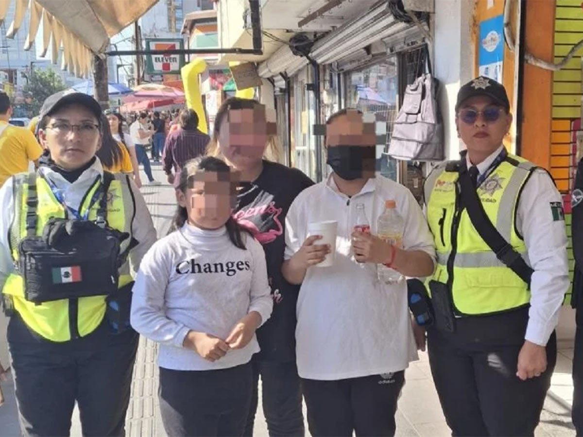 Niñas se pierden al salir con su mamá por las compras de Navidad