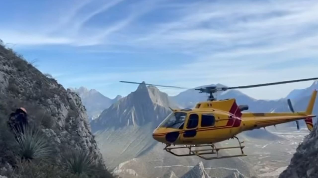¡De película! Rescatan a senderista con helicóptero en Nuevo León: VIDEO