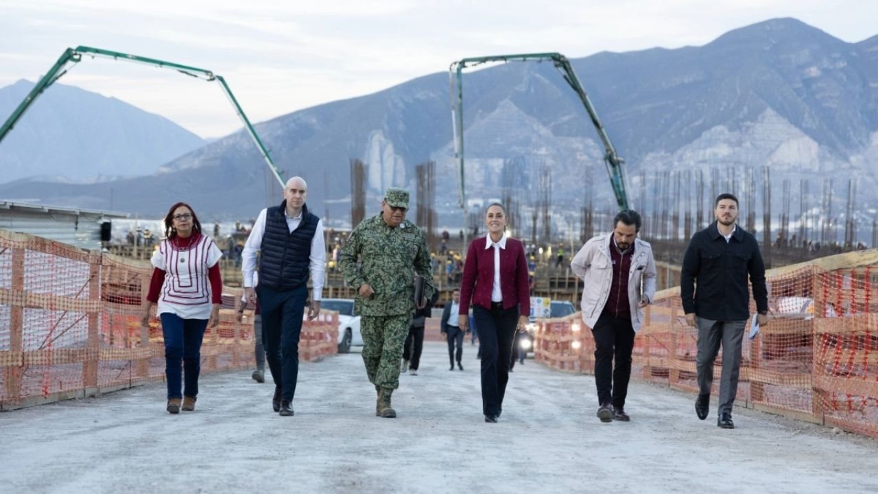 Claudia Sheinbaum y Samuel García supervisan obras de hospital del IMSS en Santa Catarina