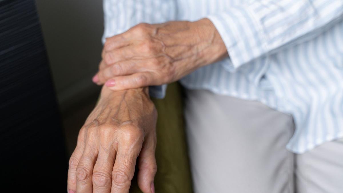 Parkinson y temblor esencial: cómo identificar las diferencias entre cada uno