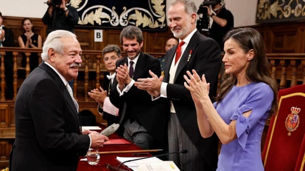 Gonzalo Celorio conquista al Cervantes; “Hoy llegué, papá”