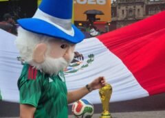 ‘¡Solo es un día!’: Aficionados se van de pinta del trabajo al Fan Fest para ver México vs. Corea