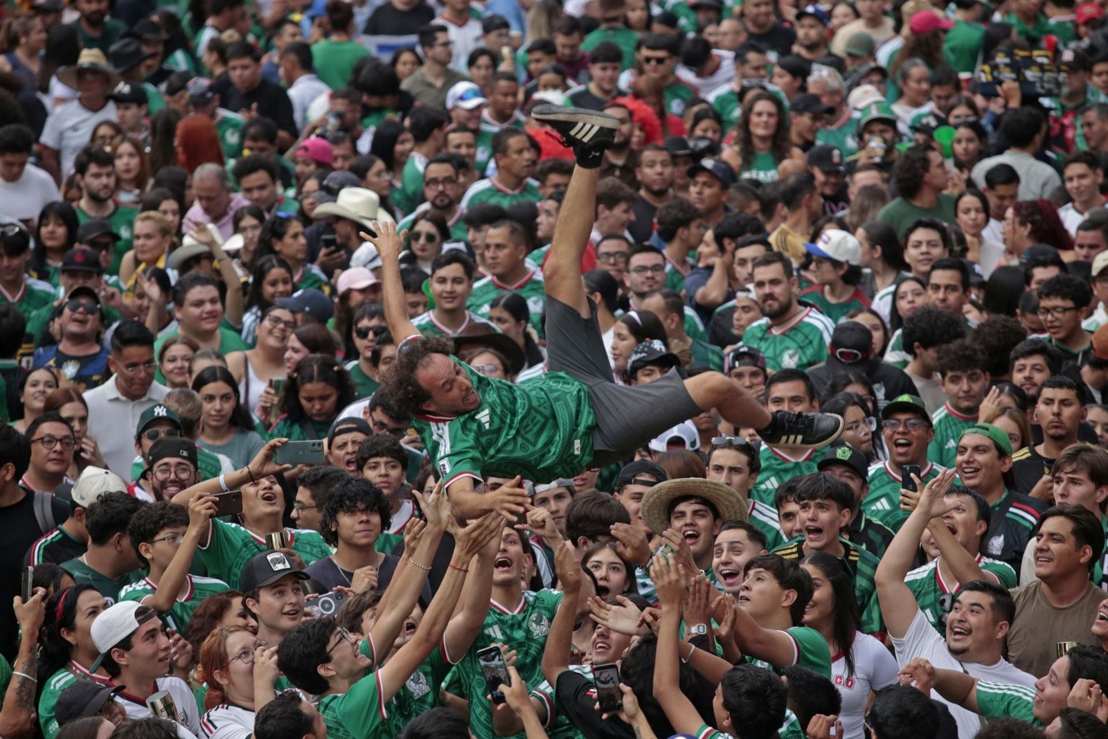 Gobierno de CDMX pide cancelar el ‘Quiere volar’ en festejos de la Selección: ‘Es de mucho riesgo’